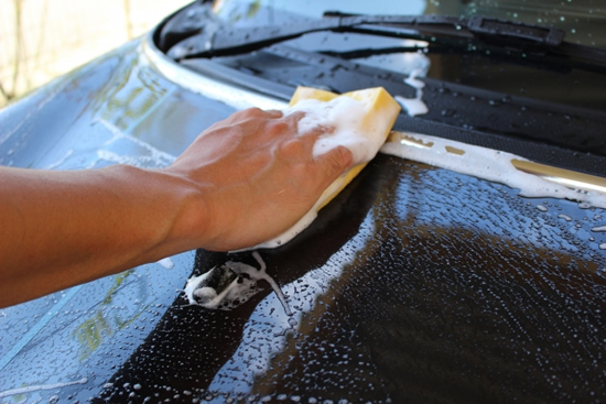 洗車の頻度の理想は ボディカラーによっても違う ガラスコーティング大阪 横浜
