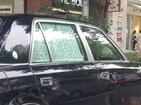 車をスモークガラスにするメリットとは 違反になるのはどんな場合 ガラスコーティング大阪 横浜