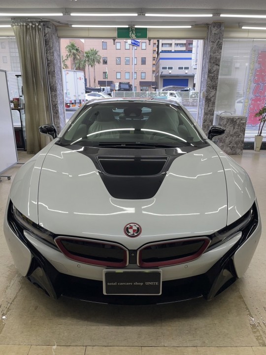 i8